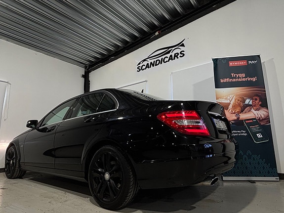 Mercedes-Benz C220 12 of 30