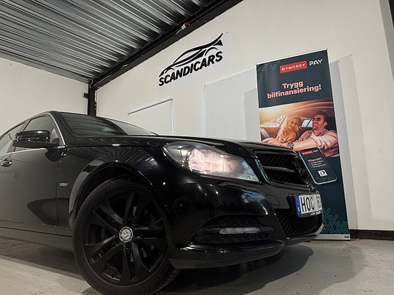 Mercedes-Benz C220 3 of 30