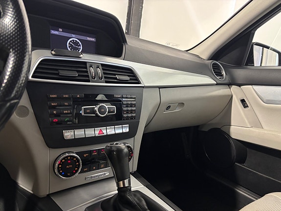 Mercedes-Benz C220 30 of 30