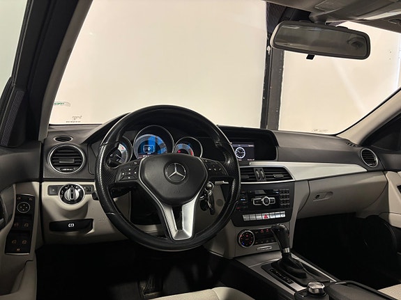 Mercedes-Benz C220 20 of 30