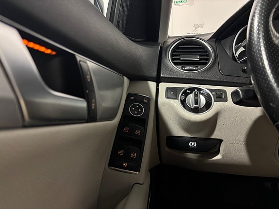Mercedes-Benz C220 27 of 30
