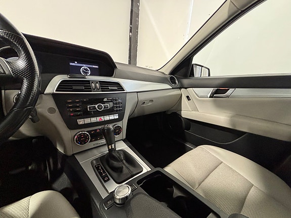 Mercedes-Benz C220 29 of 30