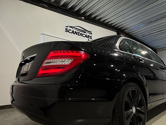 Mercedes-Benz C220 8 of 30
