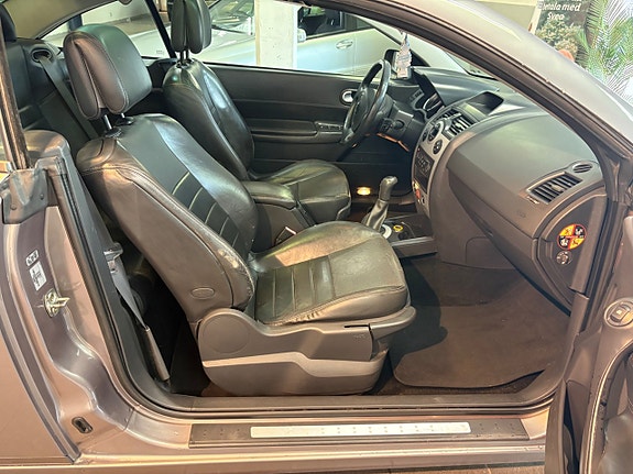 Renault Megane 12 of 18