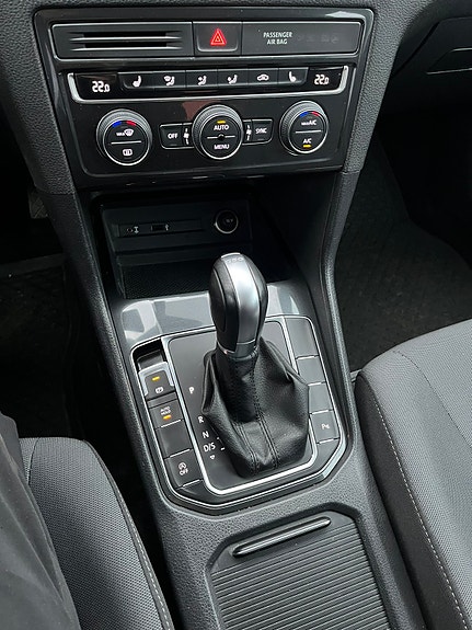 Volkswagen Golf Sportsvan 5 of 5