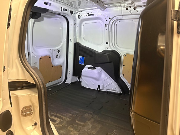 Ford Transit Courier 11 of 16