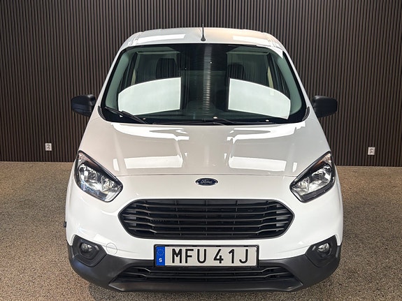 Ford Transit Courier 2 of 5