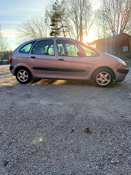 Citroen Xsara Picasso 4 of 5