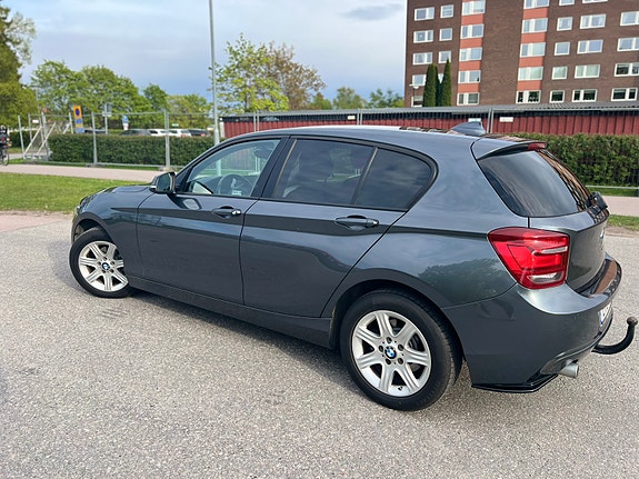 BMW 118d 4 of 5