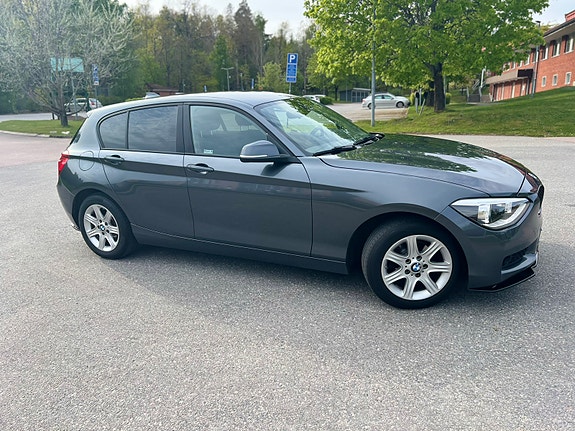 BMW 118d 3 of 5