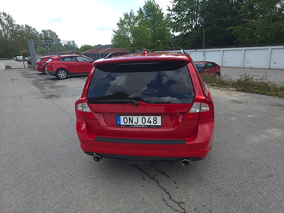 Volvo V70 4 of 21