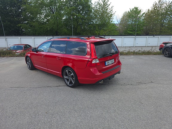 Volvo V70 3 of 21