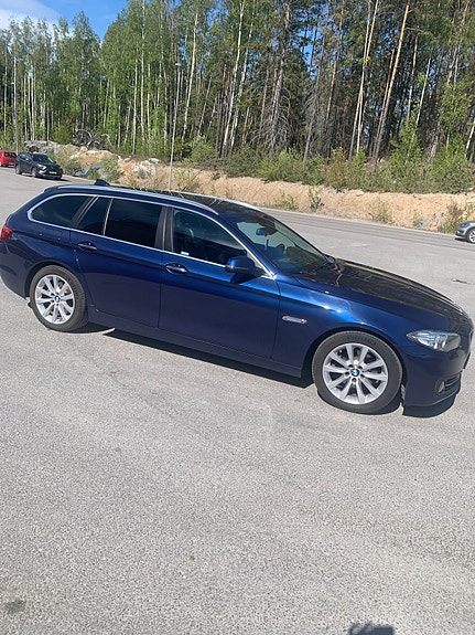 BMW 520d 2 of 5
