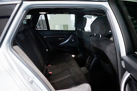 BMW 320d 14 of 30