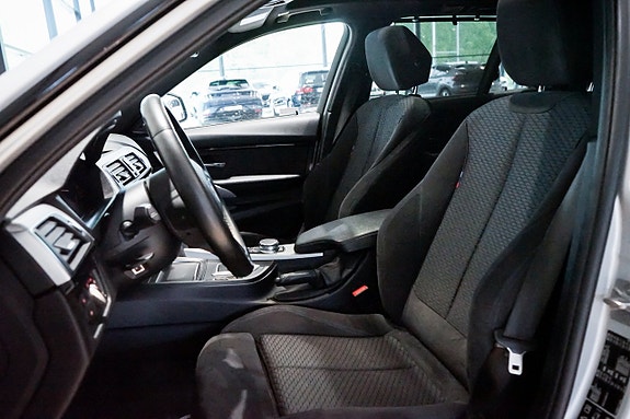 BMW 320d 30 of 30