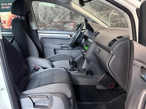 Volkswagen Touran 14 of 16
