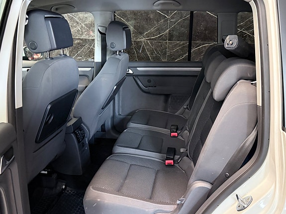 Volkswagen Touran 13 of 16