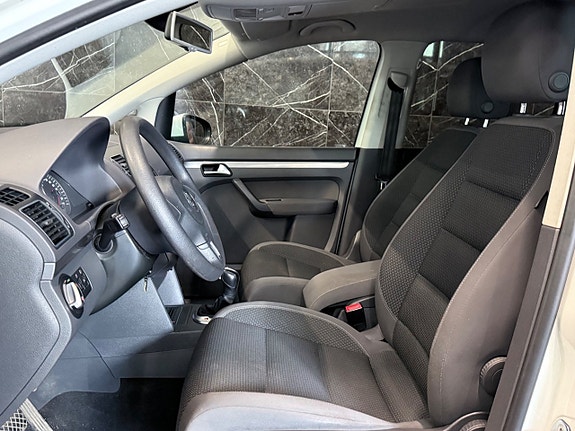 Volkswagen Touran 12 of 16