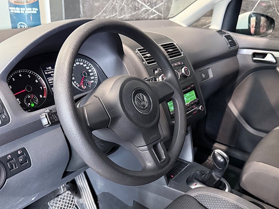 Volkswagen Touran 16 of 16