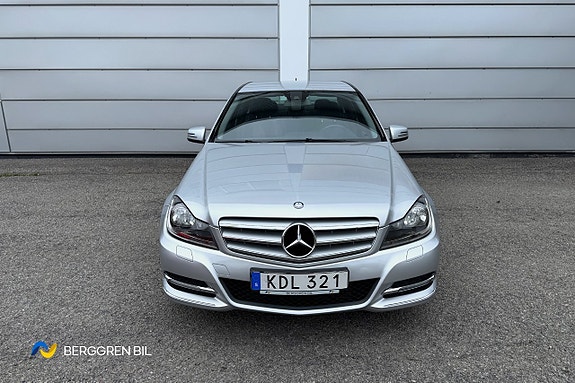 Mercedes-Benz C220 10 of 30