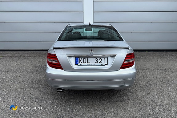 Mercedes-Benz C220 11 of 30