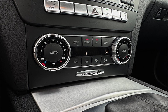Mercedes-Benz C220 23 of 30