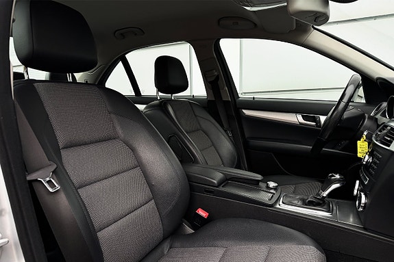 Mercedes-Benz C220 13 of 30