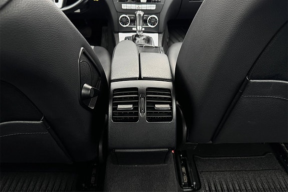 Mercedes-Benz C220 18 of 30