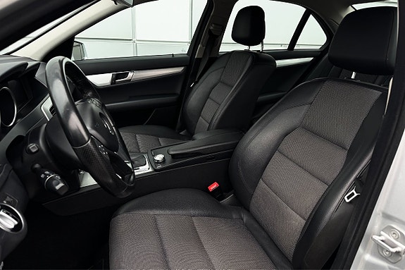 Mercedes-Benz C220 14 of 30