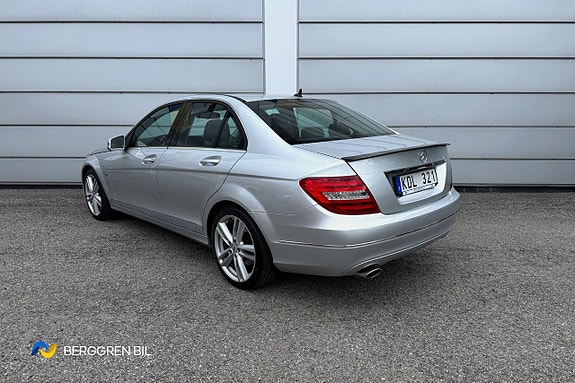 Mercedes-Benz C220 5 of 5