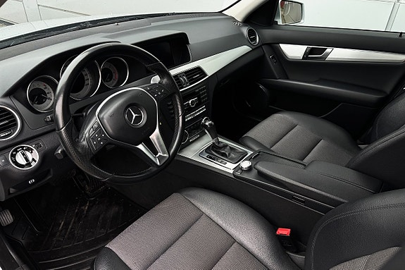 Mercedes-Benz C220 15 of 30