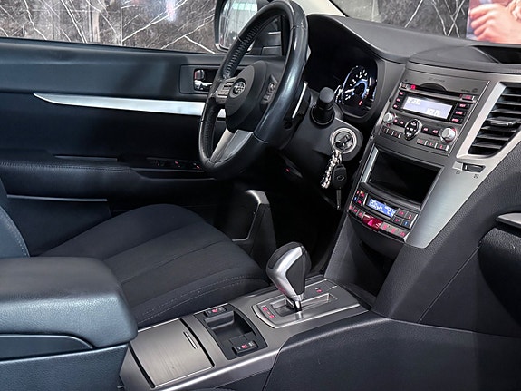 Subaru Legacy 15 of 19