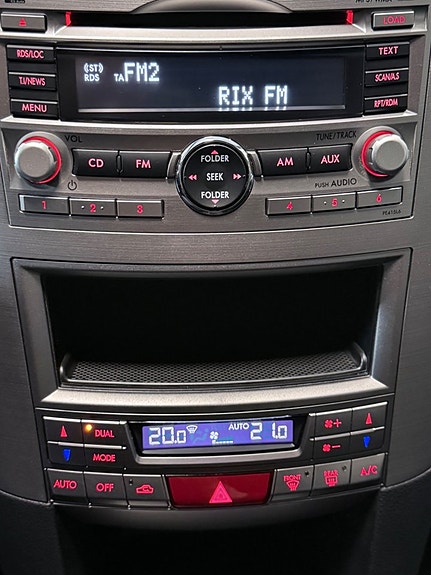 Subaru Legacy 17 of 19