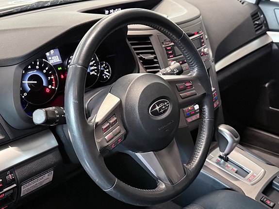 Subaru Legacy 16 of 19