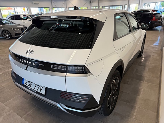 Hyundai Ioniq 5 4 of 5