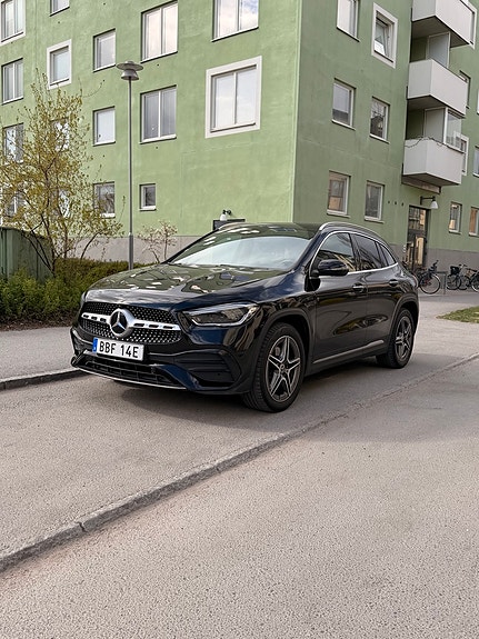 Mercedes-Benz GLA250 e 2 of 5