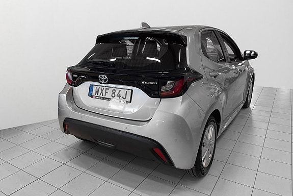 Toyota Yaris 2 of 23