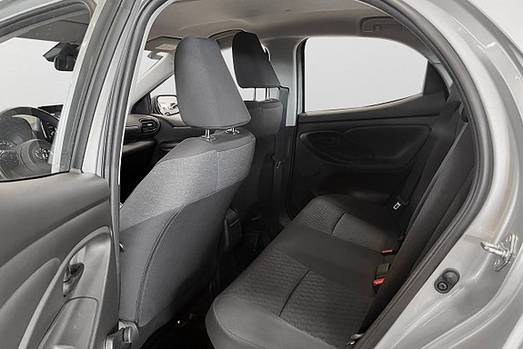 Toyota Yaris 11 of 23