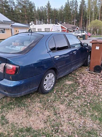 Nissan Primera 3 of 5