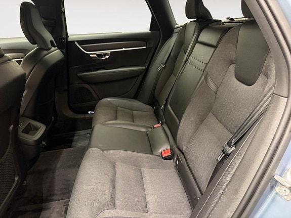 Volvo V90 Cross Country 12 of 17