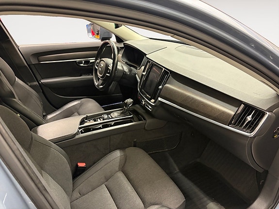 Volvo V90 Cross Country 13 of 17