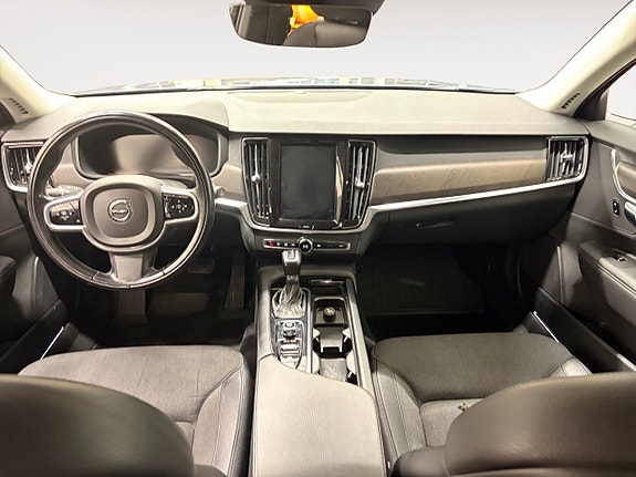Volvo V90 Cross Country 9 of 17