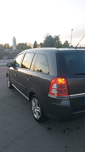 Opel Zafira 4 of 5