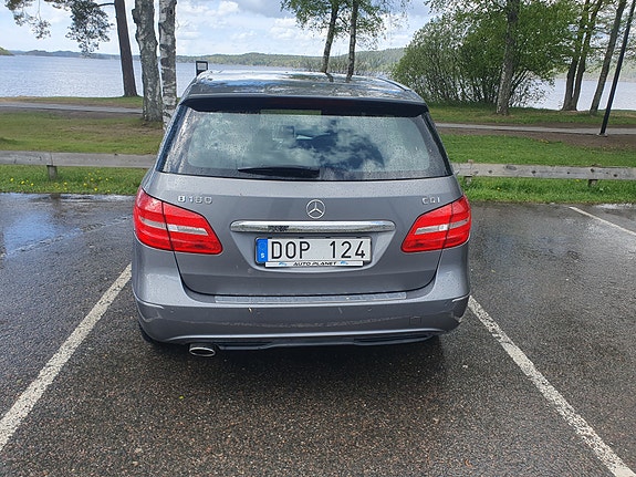 Mercedes-Benz B180 6 of 7