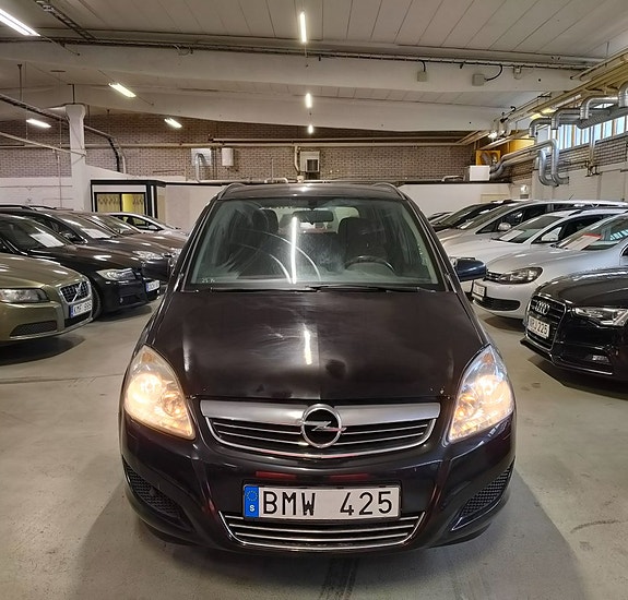 Opel Zafira 4 of 5
