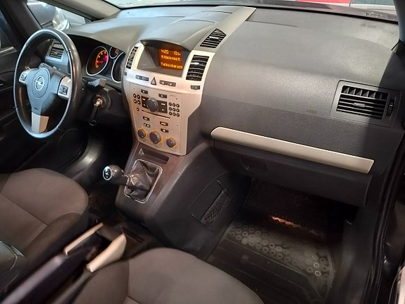 Opel Zafira 8 of 17