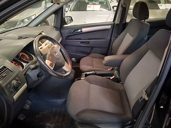 Opel Zafira 7 of 17
