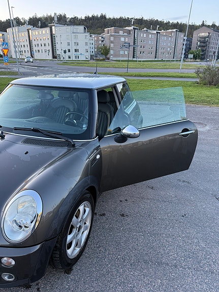 MINI Cooper 5 of 5