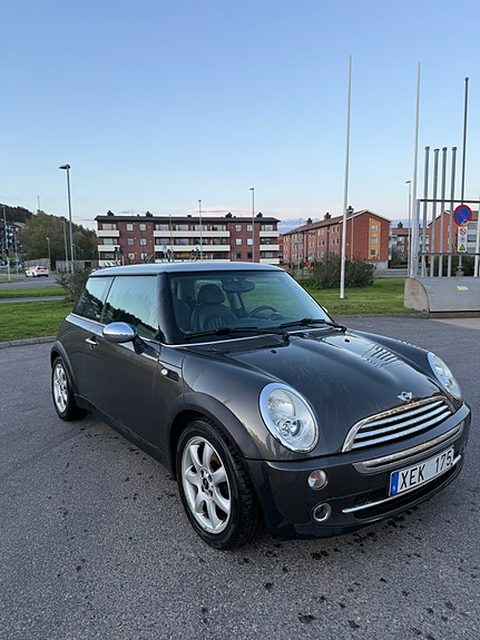MINI Cooper 3 of 5