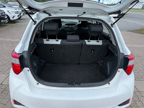 Toyota Yaris 8 of 8
